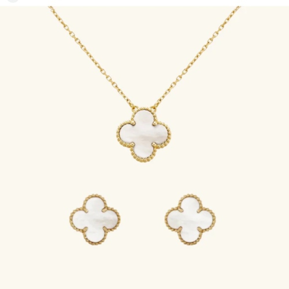 Gold color clover jewelry set with white mother-of-pearl